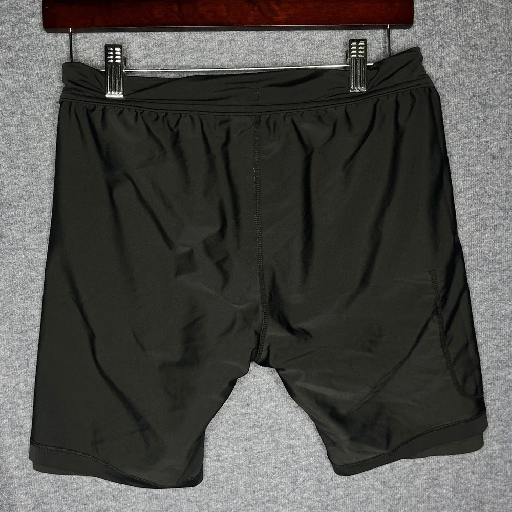 Ten Thousand The Interval Short 7